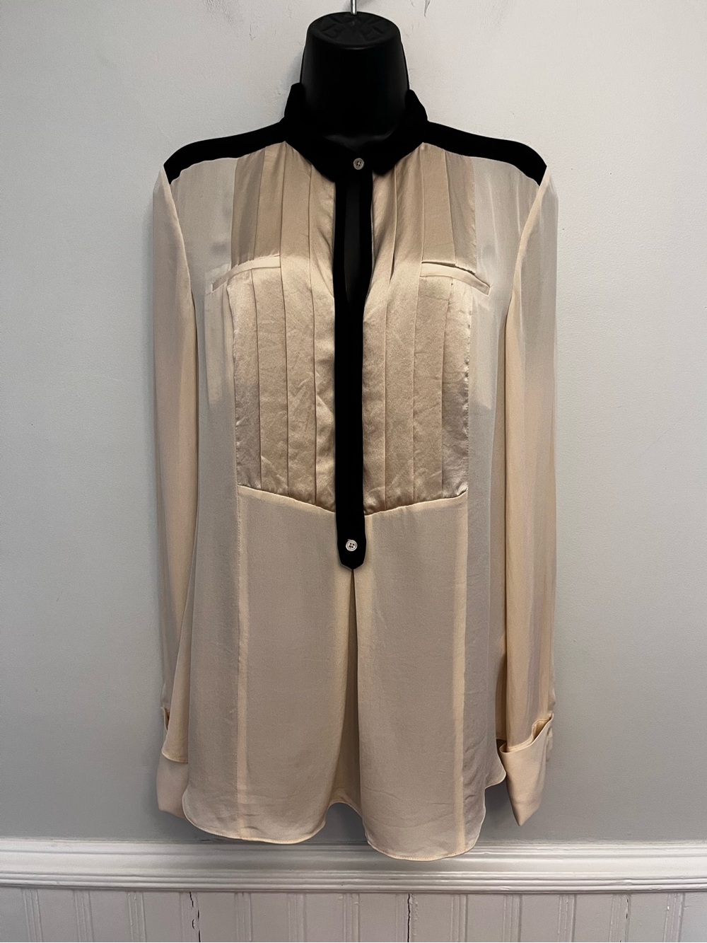 Halston Heritage Cream & Black 100% Silk Long Sleeve Blouse, Size Medium